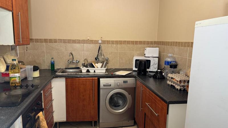 2 Bedroom Property for Sale in Erand Gardens Gauteng