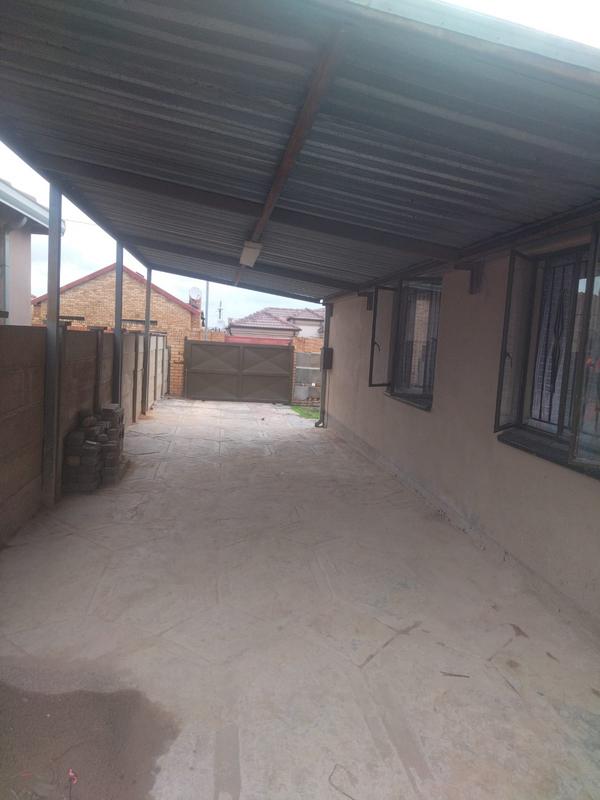 To Let 1 Bedroom Property for Rent in Emdeni Gauteng
