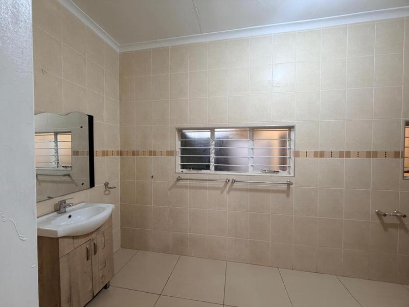 2 Bedroom Property for Sale in Laudium Gauteng