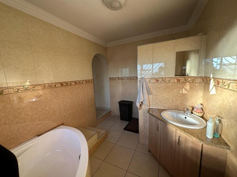 4 Bedroom Property for Sale in Erasmia Gauteng