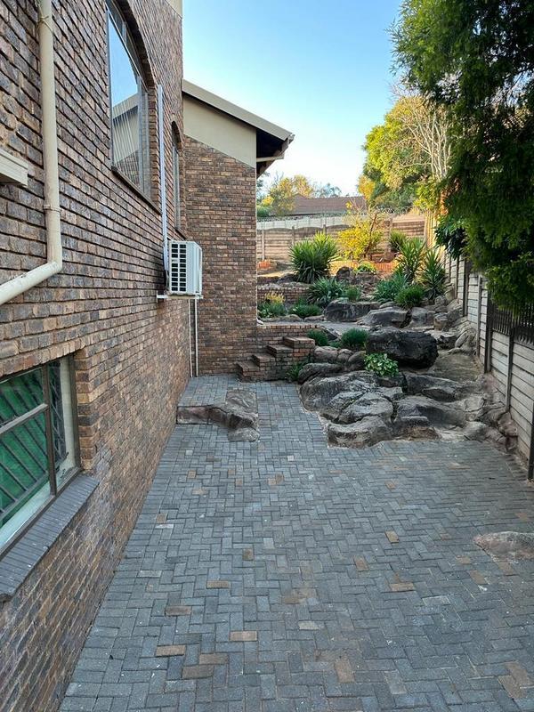 4 Bedroom Property for Sale in Erasmia Gauteng