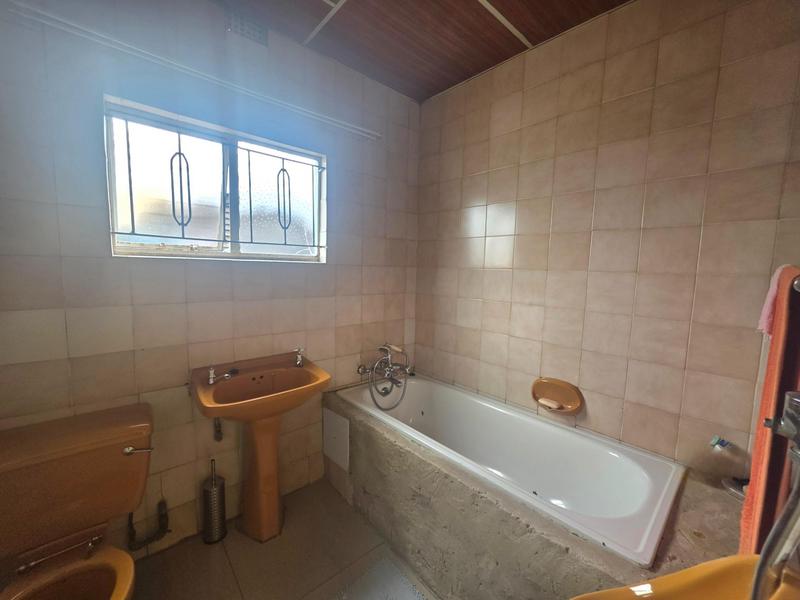 4 Bedroom Property for Sale in Tokoza Gauteng