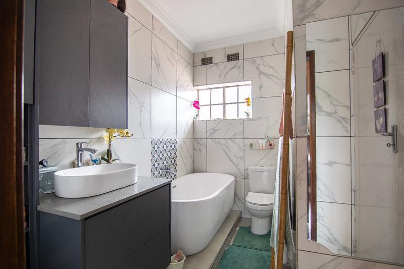 3 Bedroom Property for Sale in Kew Gauteng
