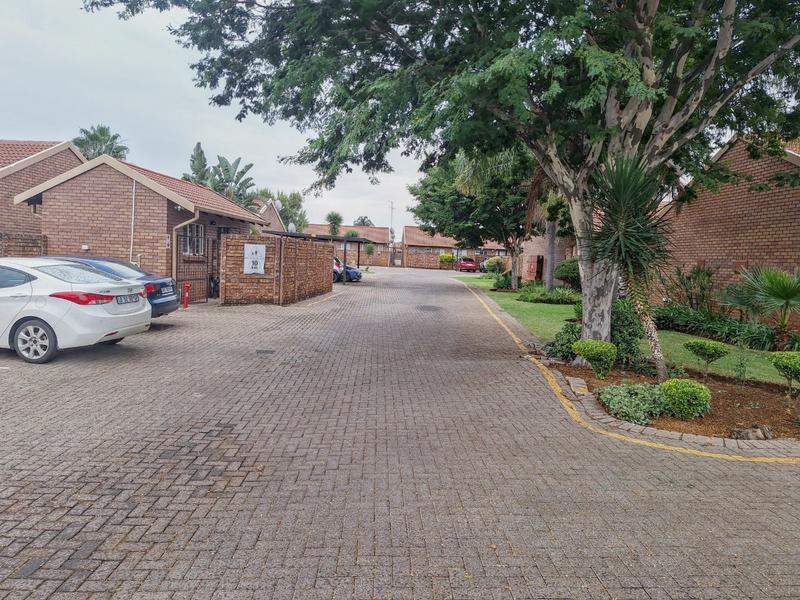 2 Bedroom Property for Sale in The Orchards Gauteng