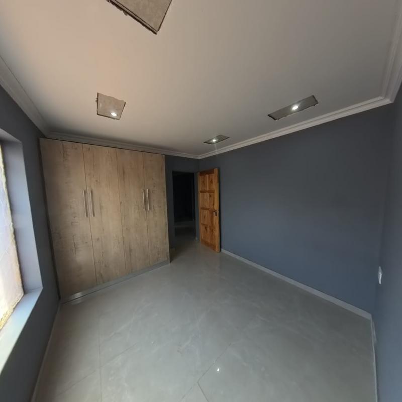 To Let 3 Bedroom Property for Rent in Clayville Gauteng