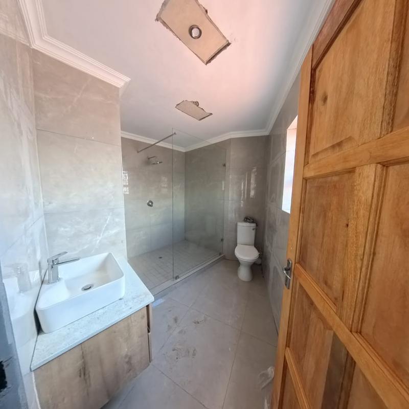 To Let 3 Bedroom Property for Rent in Clayville Gauteng