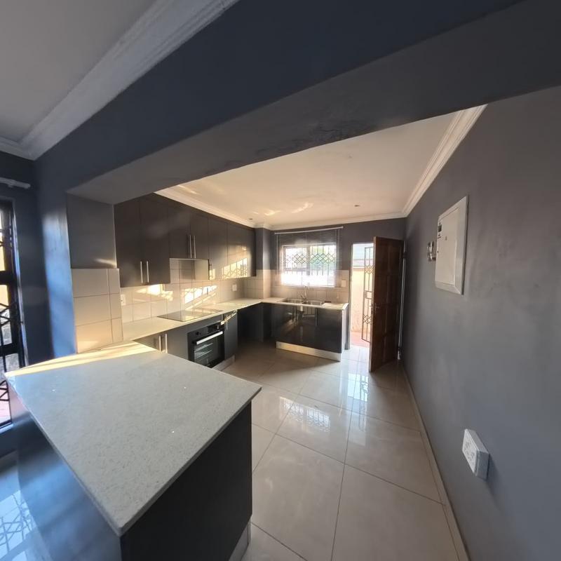 To Let 3 Bedroom Property for Rent in Clayville Gauteng