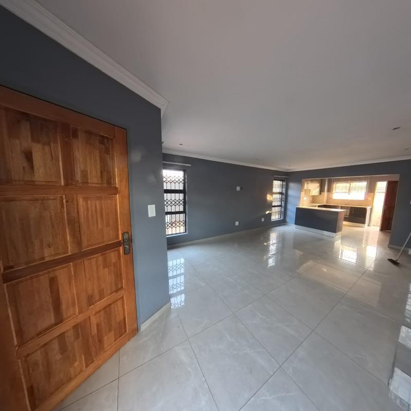To Let 3 Bedroom Property for Rent in Clayville Gauteng