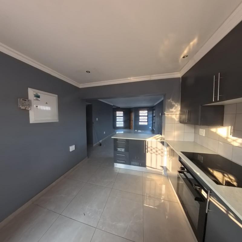 To Let 3 Bedroom Property for Rent in Clayville Gauteng