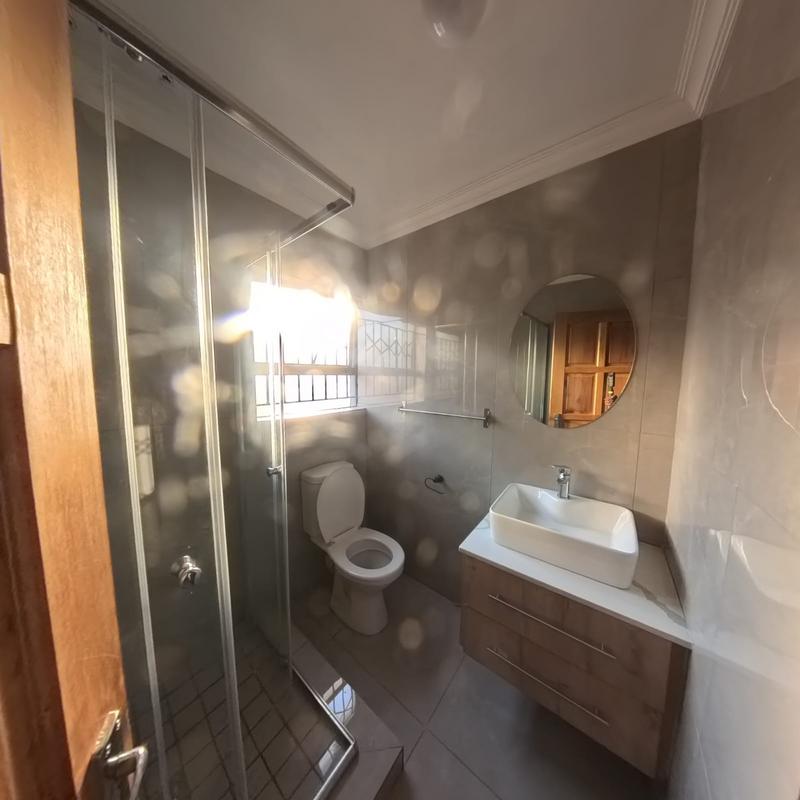 To Let 3 Bedroom Property for Rent in Clayville Gauteng
