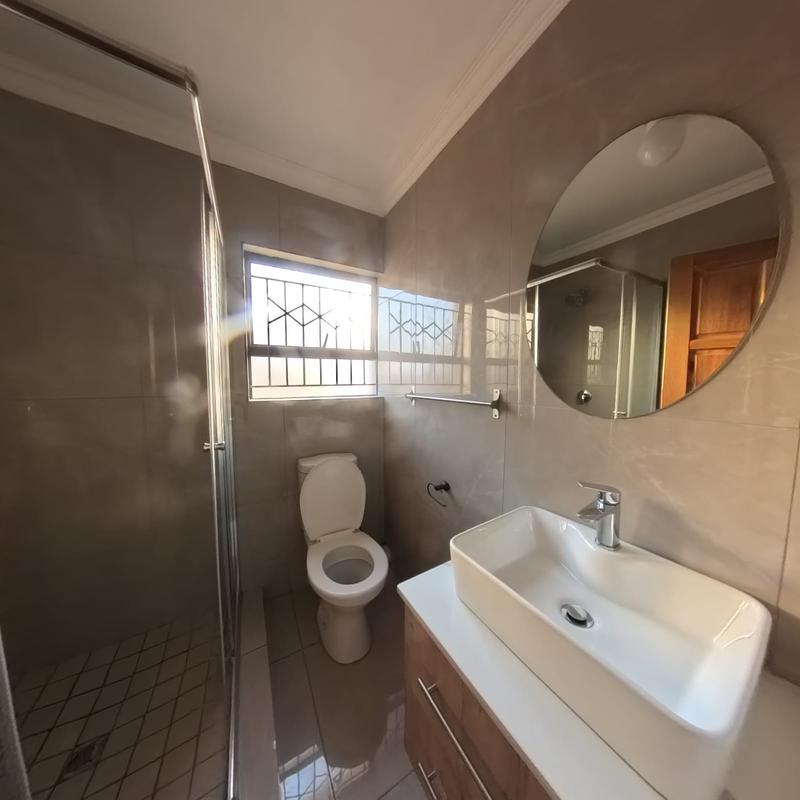 To Let 3 Bedroom Property for Rent in Clayville Gauteng