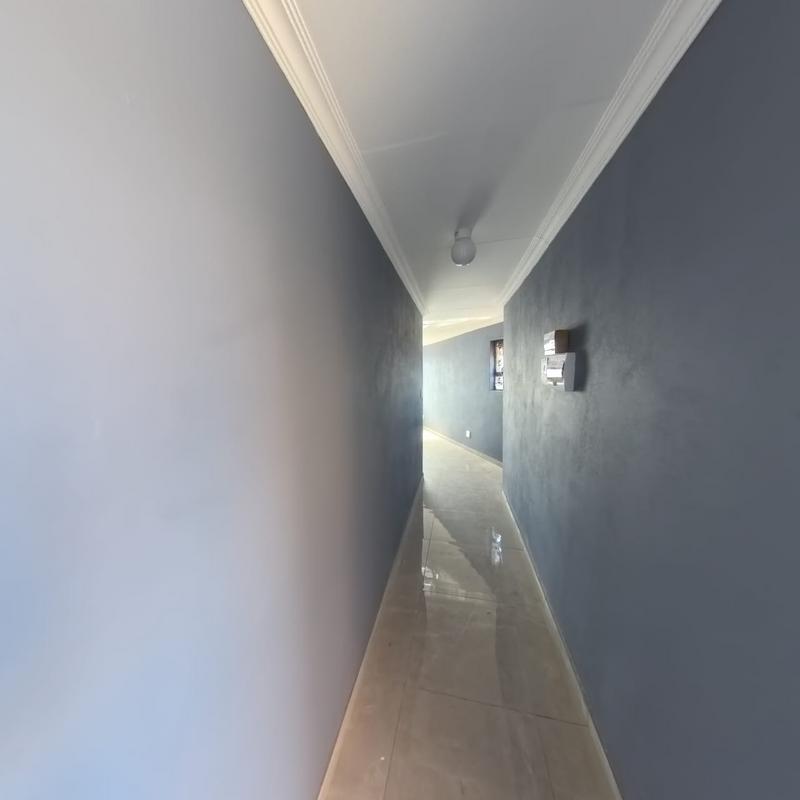 To Let 2 Bedroom Property for Rent in Clayville Gauteng