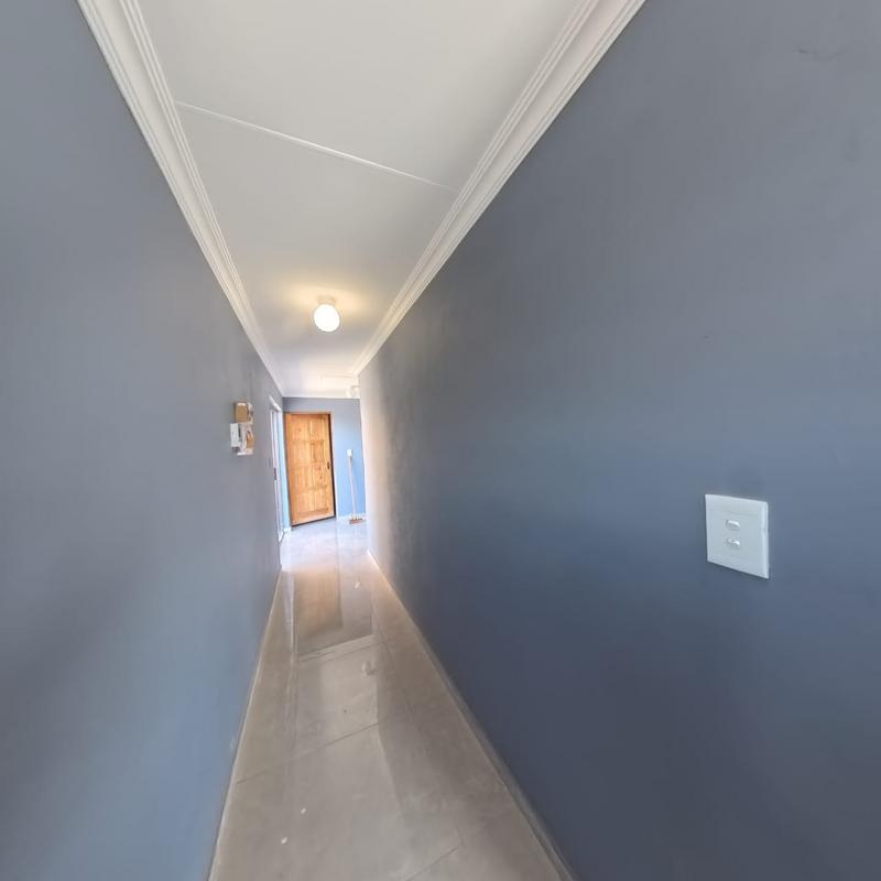 To Let 2 Bedroom Property for Rent in Clayville Gauteng
