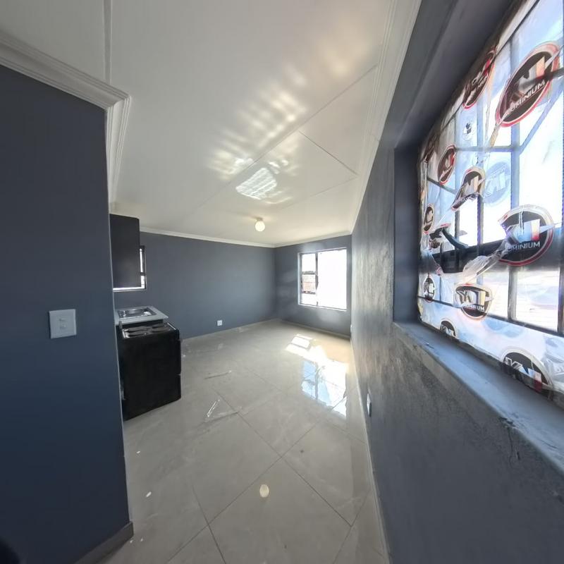 To Let 2 Bedroom Property for Rent in Clayville Gauteng