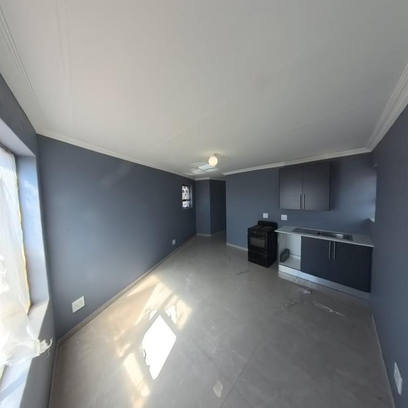 To Let 2 Bedroom Property for Rent in Clayville Gauteng
