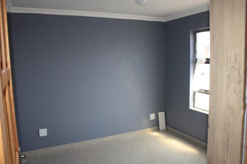 To Let 2 Bedroom Property for Rent in Clayville Gauteng
