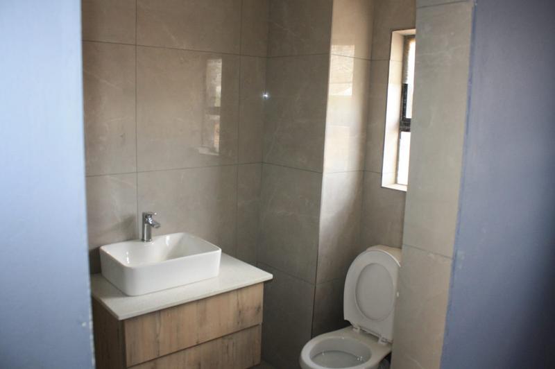 To Let 2 Bedroom Property for Rent in Clayville Gauteng