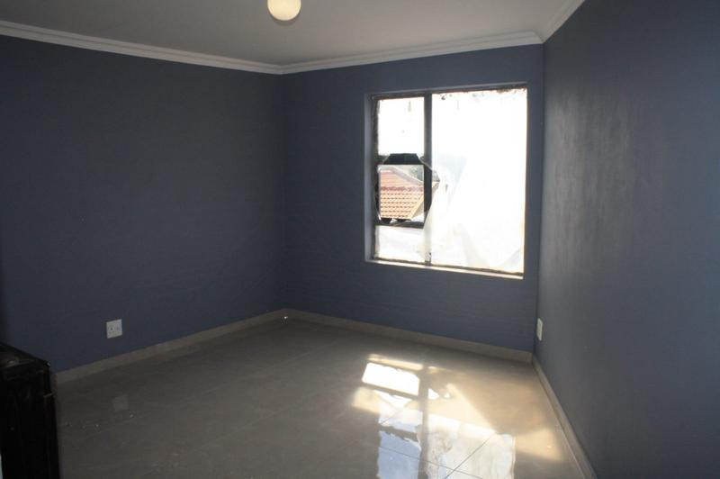 To Let 2 Bedroom Property for Rent in Clayville Gauteng