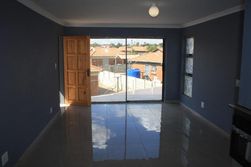 To Let 1 Bedroom Property for Rent in Clayville Gauteng