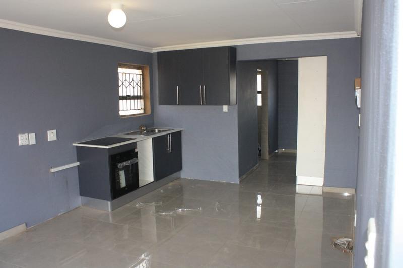 To Let 1 Bedroom Property for Rent in Clayville Gauteng