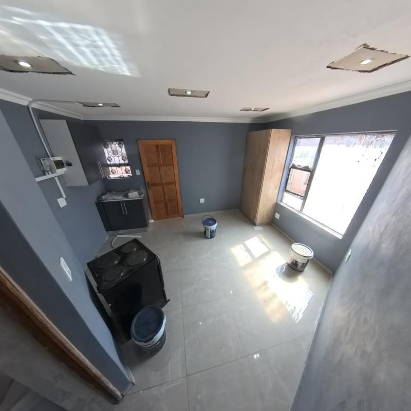 To Let 1 Bedroom Property for Rent in Clayville Gauteng