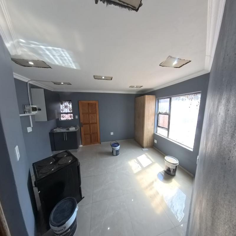 To Let 1 Bedroom Property for Rent in Clayville Gauteng