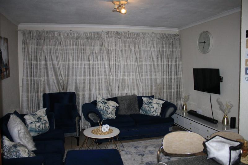 2 Bedroom Property for Sale in Edleen Gauteng