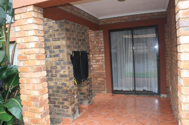2 Bedroom Property for Sale in Edleen Gauteng