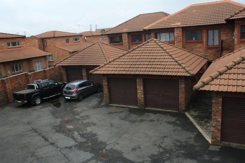 2 Bedroom Property for Sale in Edleen Gauteng