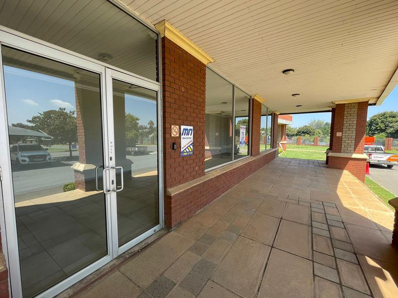 To Let Commercial Property for Rent in Hennopspark Gauteng