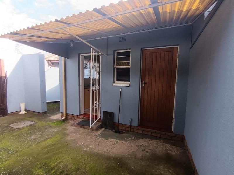 2 Bedroom Property for Sale in Wychwood Gauteng