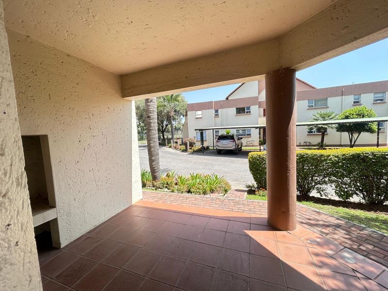 To Let 1 Bedroom Property for Rent in Bedfordview Gauteng