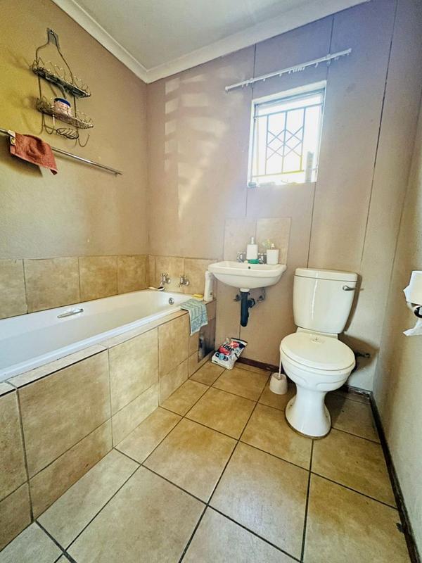 2 Bedroom Property for Sale in Cosmo City Gauteng