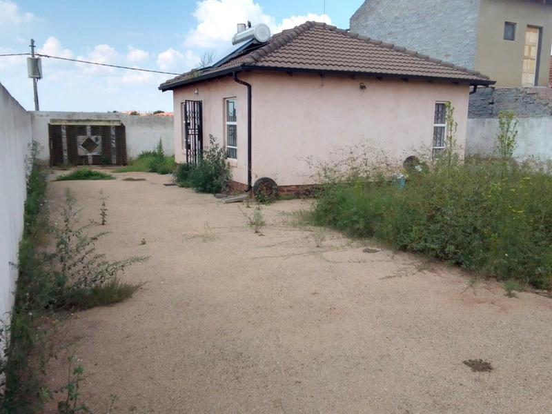 2 Bedroom Property for Sale in Lehae Gauteng