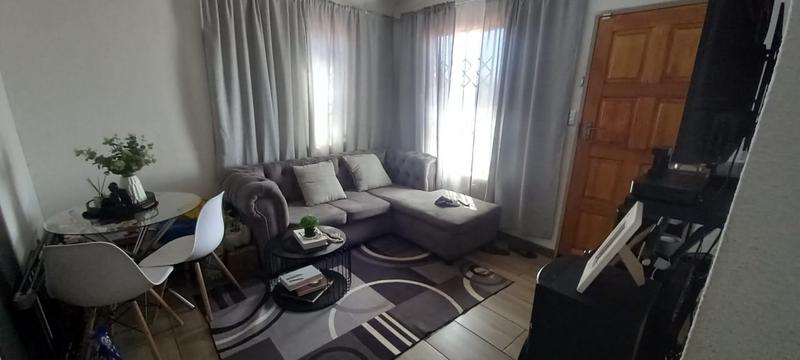 To Let 3 Bedroom Property for Rent in Protea Glen Gauteng