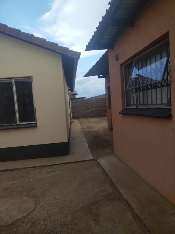 To Let 3 Bedroom Property for Rent in Protea Glen Gauteng