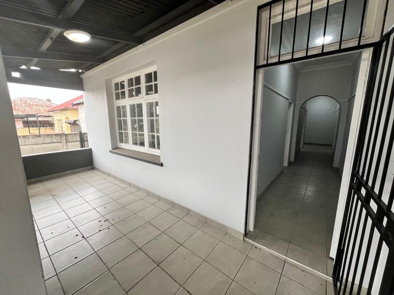 6 Bedroom Property for Sale in Geduld Gauteng