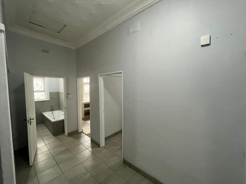 6 Bedroom Property for Sale in Geduld Gauteng