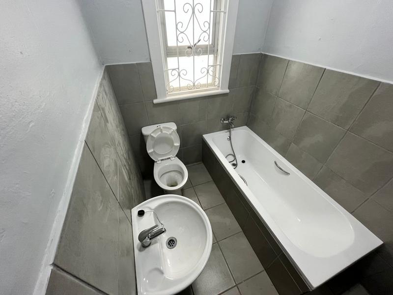 6 Bedroom Property for Sale in Geduld Gauteng