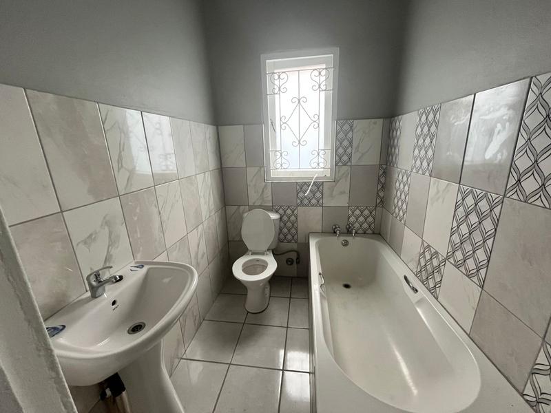 6 Bedroom Property for Sale in Geduld Gauteng
