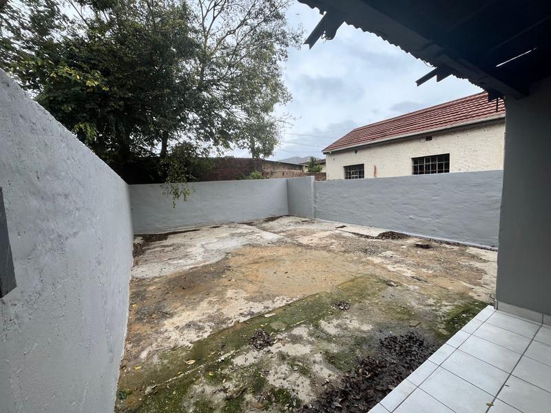 6 Bedroom Property for Sale in Geduld Gauteng
