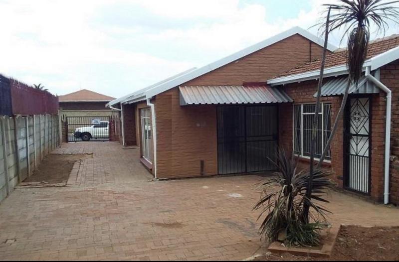 6 Bedroom Property for Sale in Sophiatown Gauteng