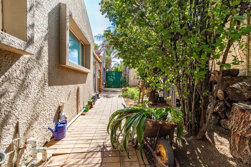 4 Bedroom Property for Sale in Van Riebeeck Park Gauteng