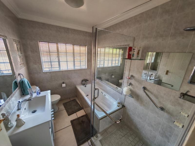 3 Bedroom Property for Sale in Vanderbijlpark SE 3 Gauteng