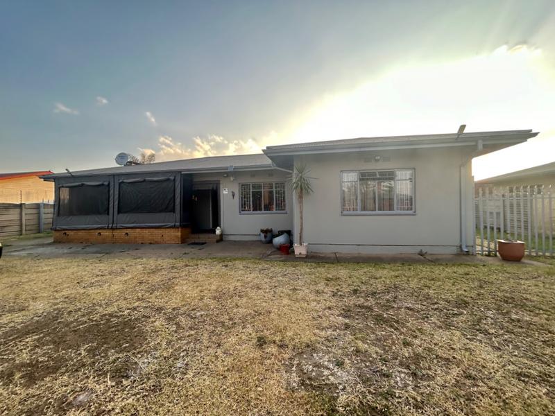 4 Bedroom Property for Sale in Vanderbijlpark SW 1 Gauteng