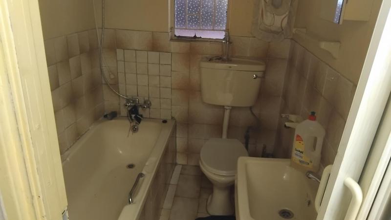 2 Bedroom Property for Sale in Zakariyya Park Gauteng