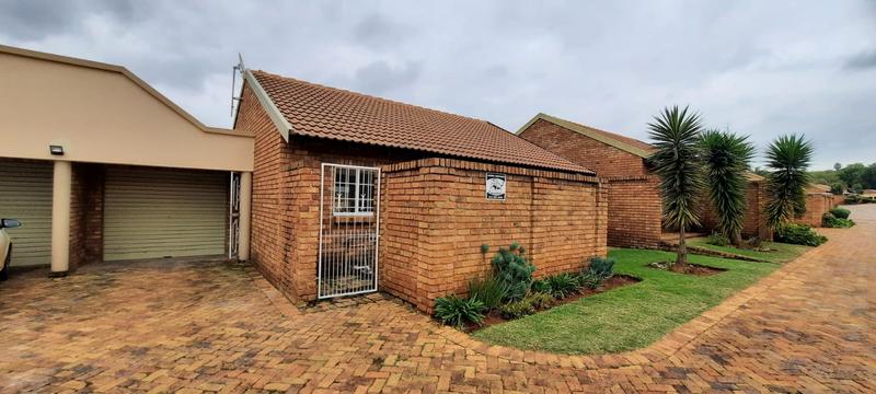 2 Bedroom Property for Sale in Elardus Park Gauteng