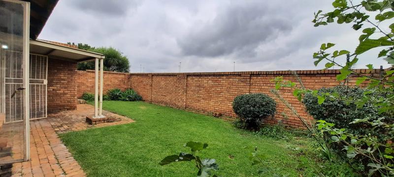 2 Bedroom Property for Sale in Elardus Park Gauteng