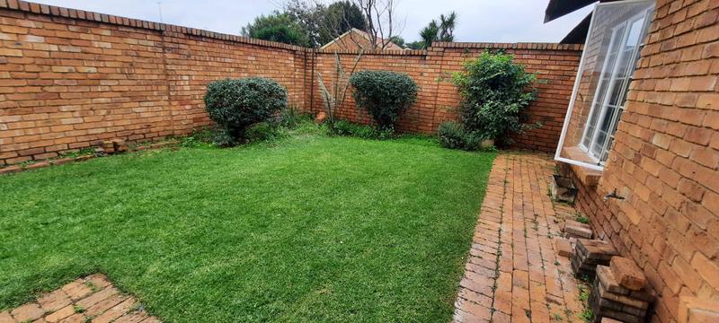 2 Bedroom Property for Sale in Elardus Park Gauteng