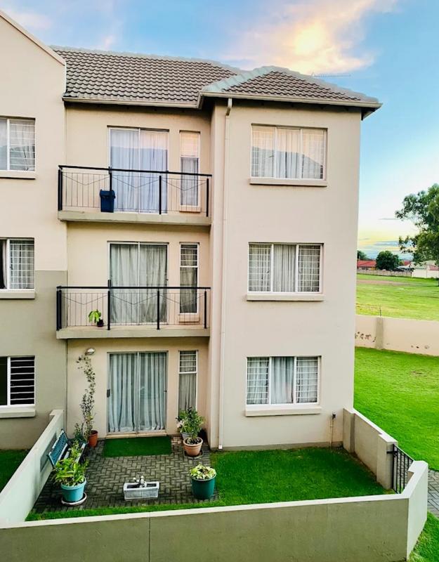 2 Bedroom Property for Sale in Klippoortjie Gauteng